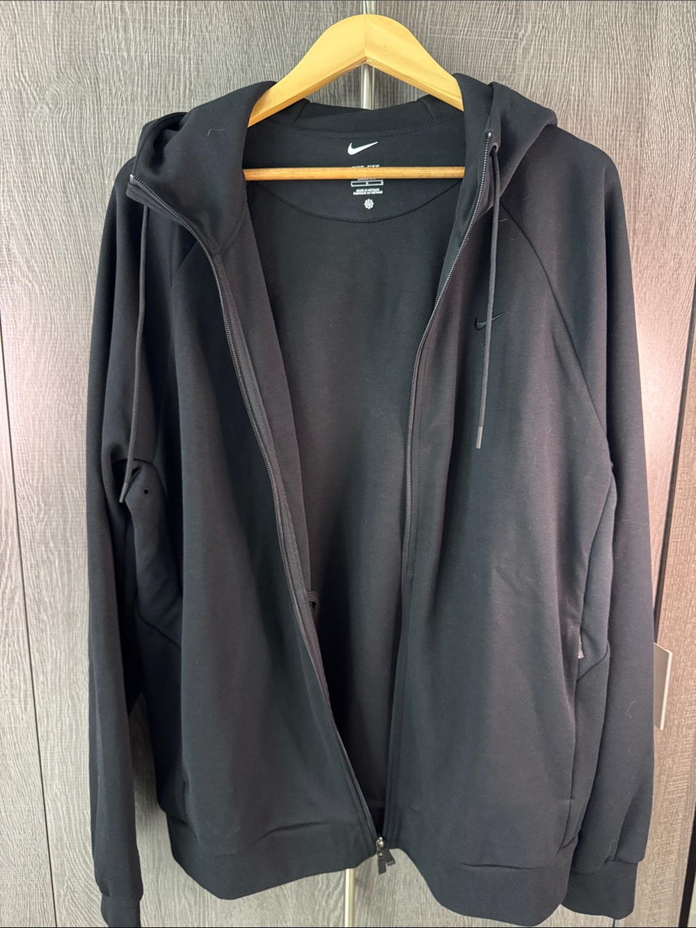 Nike Black Hooded Full-Zip Performance Jacket - Picture 4 of 4
